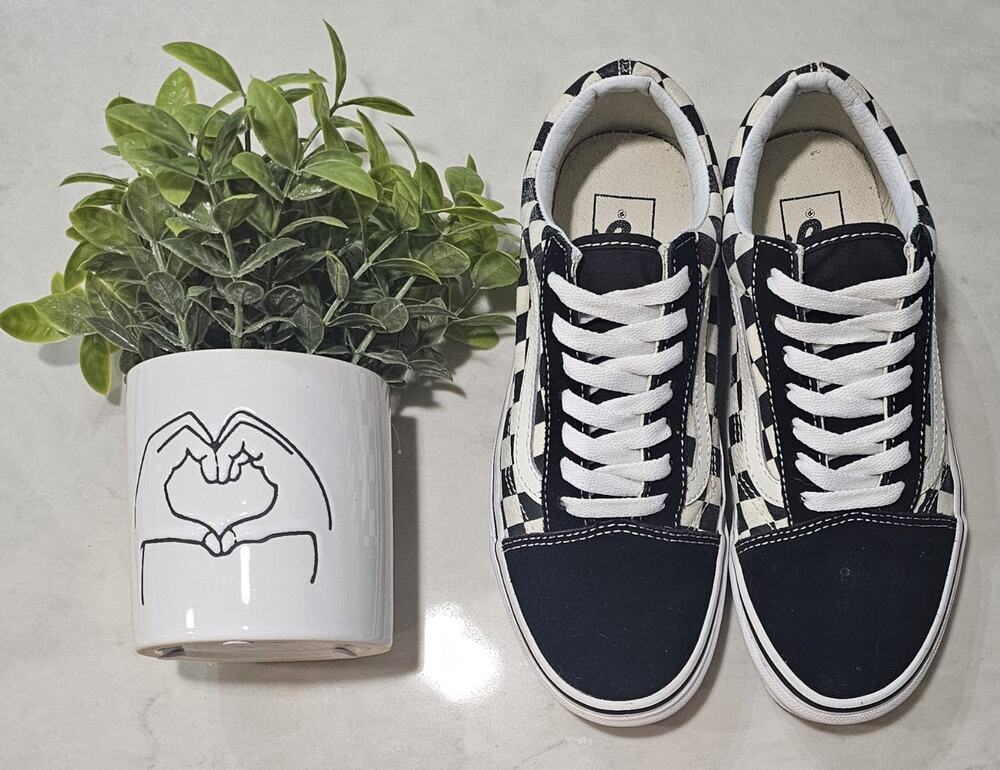 Vans Old Skool Womens Size 7 Black White Checkerboard Skate Shoes